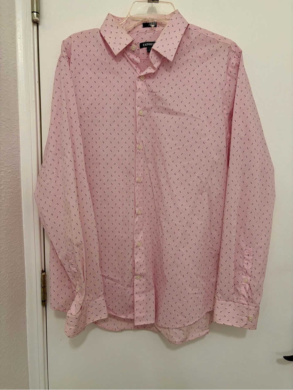 Express Men’s Light Pink Patterned Dress Shirt